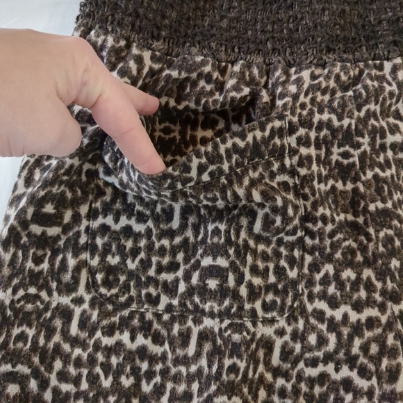 Democracy High Rise Wide Leg Capri Leopard Print Pants Size M - Picture 9 of 9